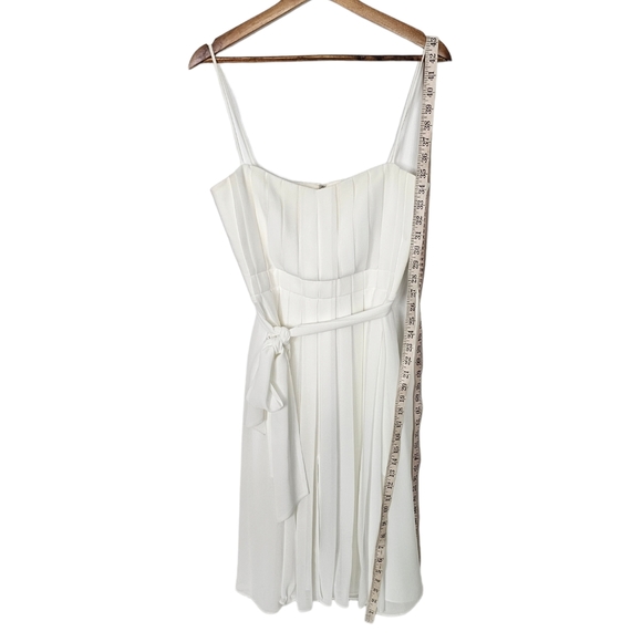 L'agence Short White Mini Dress Belted Pleated Excellent Pre-owned Condition 6 - Picture 4 of 5